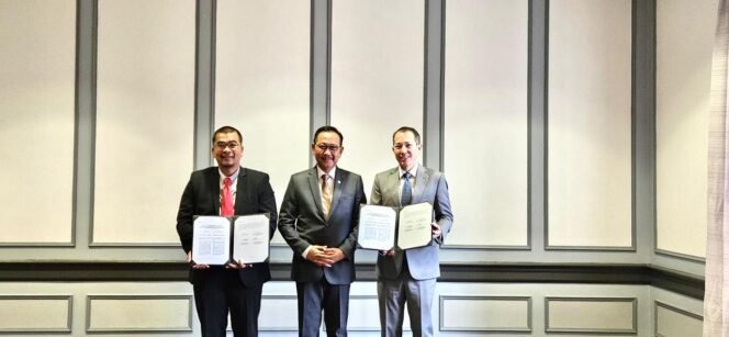 
					Sesi foto bersama antara pihak Otorita Ibu Kota Nusantara dengan pihak Microsoft

