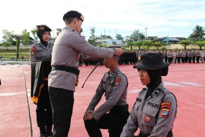 
					 Direktorat Samapta Polda Kalimantan Utara melaksanakan Penutupan Pelatihan Peningkatan Kemampuan Dasar Bintara Remaja Angkatan 49/53 Tahun 2023 yang berlangsung dengan meriah di Lapangan Apel Polda Kaltara, Senin (20/11/2023).

