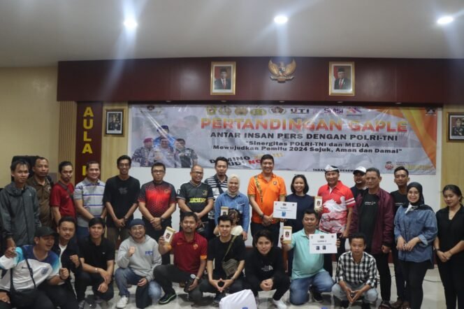 
					Perkuat sinergitas TNI-POLRI dan Insan Pers, Polres Tarakan inisiasi Deklarasi Pemilu Damai Tahun 2024, dengan tema 