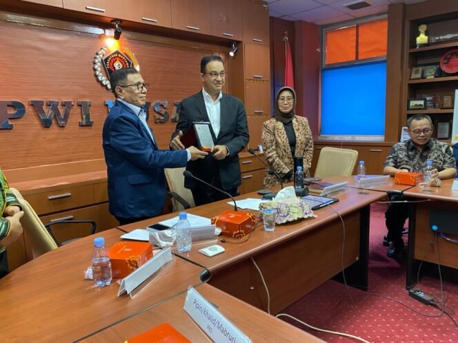
					Capres Anies Baswedan pada acara Dialog Capres 2024 Bersama Persatuan Wartawan Indonesia di kantor PWI Pusat, Gedung Dewan Pers, Jalan Kebon, Jakarta.

