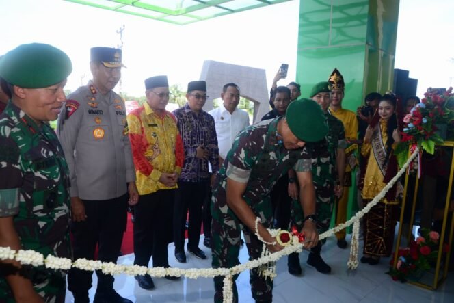 
					Pangdam VI/Mulawarman Mayor Jenderal TNI Tri Budi Utomo Resmikan Gedung Baru Makodim 1004/Ktb, Sabtu (30/12/23)