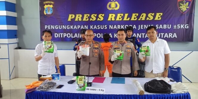 
					Press Release Pengungkapan Narkotika Jenis Sabu Seberat 5 Kilogram Oleh Ditpolairud Polda Kaltara. Foto: fokusborneo.com