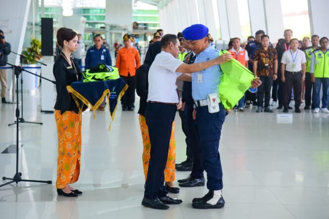 
					Posko Terpadu Transportasi Angkutan Udara Natal 2023 dan Tahun Baru 2024 (NATARU)Bandar Udara Internasional Sultan Aji Muhammad Sulaiman (SAMS) Sepinggan â€“ Balikpapan resmi ditutup, Kamis (4/01/24).
