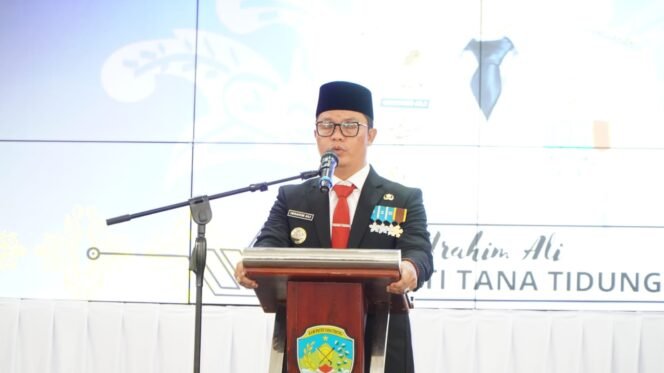 
					Bupati Tana Tidung Ibrahim Ali melantik Pejabat Pimpinan Tinggi Pratama, Pejabat Administrator, Pejabat Pengawas, Pejabat Fungsional Tertentu di Lingkungan Pemerintah Kabupaten Tana Tidung di Pendopo Djaparuddin, Rabu, (24/1/2024). 