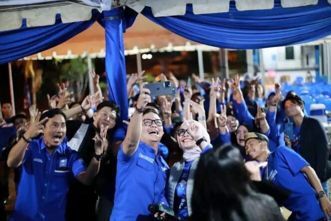 
					Suasana meriah kampanye bersama Ketua Dewan Pimpinan Wilayah (DPW) Partai Amanat Nasional (PAN) Kalimantan Utara (Kaltara), Ibrahim Ali bersama istri yakni Vamelia Ibrahim yang juga Calon Legislatif (Caleg) DPRD Kaltara Dapil 2 (Bulungan&Tana Tidung).