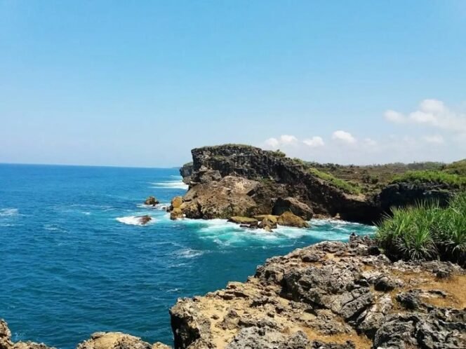 
					Pantai Krakal Gunung Kidul, Yogyakarta. Foto : Nitizen