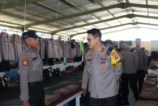 
					Kapolda Kaltara Irjen Pol Daniel Adityajaya, S.H., S.I.K., M.Si. melaksanakan pengecekan Barak yang ditempati oleh Bintara Remaja angkatan 50 lulusan SPN Polda Kalimantan Utara, Rabu (03/01/24).
