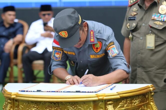 
					4.094 Anggota Linmas Diserahkan dari Pemkot  ke Polresta Balikpapan
Amankan TPS