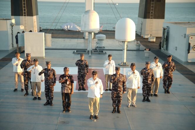 
					Provinsi Kalimantan Utara (Kaltara) menjadi awal peluncuran Ekspedisi Rupiah Berdaulat (ERB) tahun 2024. Kick Off ditandai dengan pelepasan Kapal Republik Indonesia (KRI) dr Suharso 990 milik TNI AL, di Dermaga Lantamal XIII, Tarakan, Provinsi Kalimantan Utara (Kaltara), Jumat (23/2/2024).

