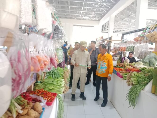 
					Bupati Tana Tidung, Ibrahim Ali melaksanakan Monev Pasar Imbayud Taka, Kamis (29/2/24).