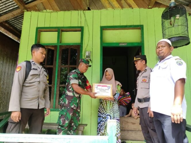 
					Personel Dit. Binmas Polda Kaltara Laksanakan Kegiatan Bakti Sosial bersama Stakeholder Terkait