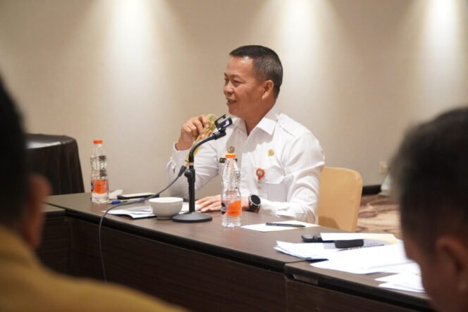 
					Asisten Bidang Pemerintahan dan Kesejahteraan Rakyat Setprov Kaltara, Datu Iqro Ramadhan, S.Sos, M.Si,