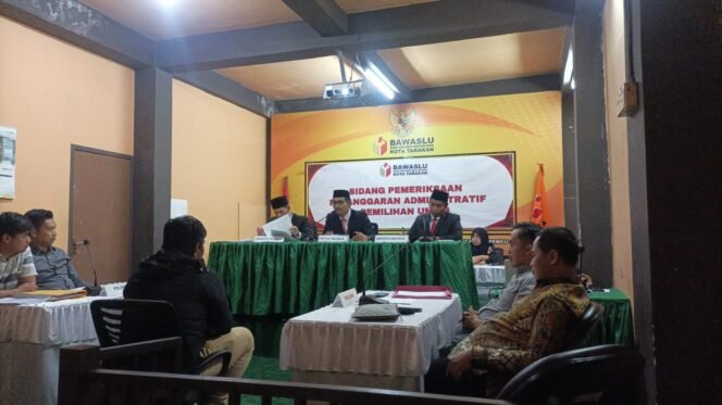 
					Sidang terhadap laporan dugaan pelanggaran administrasi Pemilu yang dilaksanakan oleh Bawaslu Tarakan berlangsung hingga tengah malam sekitar pukul 00.30 Wita, Jumat (8/3/2024) di ruang Sidang Kantor Bawaslu Tarakan.


