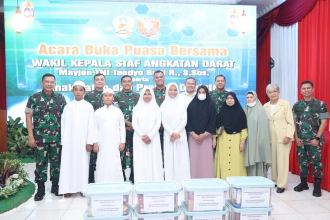 
					 Wakasad, Mayor Jenderal TNI Tandyo Budi R utuk kali pertama melaksanakan kunjungan kerja di wilayah Kodam VI/Mulawarman, Selasa (19/3/24).

