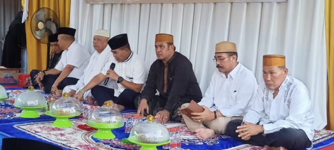 
					Kerukunan Keluarga Masyarakat Bone (KKM-Bone) Kota Tarakan menggelar buka puasa bersama Ramadhan 1445 Hijriah, di Sekretariat KKM-Bone, Jalan Aki Babu, Ahad (24/3/2024).

