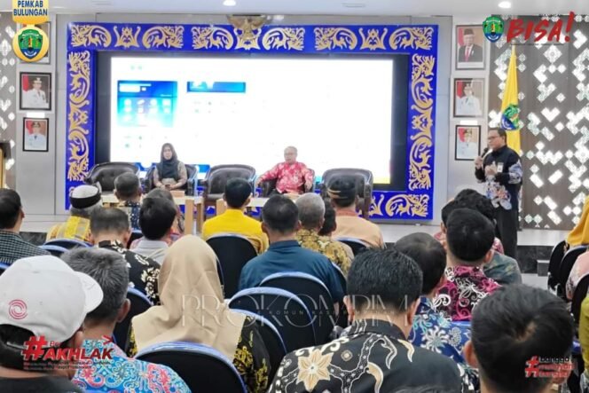 
					Pemkab Bulungan mensosialisasikan Peraturan Daerah (Perda) Nomor 10 Tahun 2024 tentang Pajak Daerah dan Retribusi Daerah termasuk insentif (relaksasi) Bea Perolehan Hak Atas Tanah dan Bangunan (BPHTB) di Ruang Tenguyun Kantor Bupati, Kamis (18/4/24)