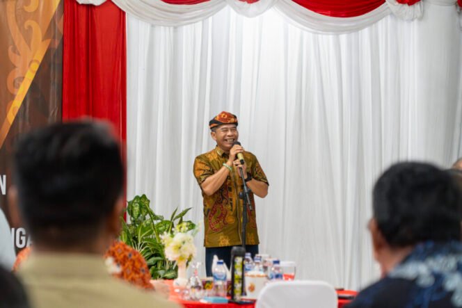 
					Gubernur Kalimantan Utara (Kaltara), DR. (HC) H. Zainal A. Paliwang, M.Hum menyambut kedatangan PT. Global Eco Rescue (GER) Lestari dan WCT Berhad, bertempat di Pendopo Rumah Jabatan Gubernur Kaltara, Senin (22/4), malam.