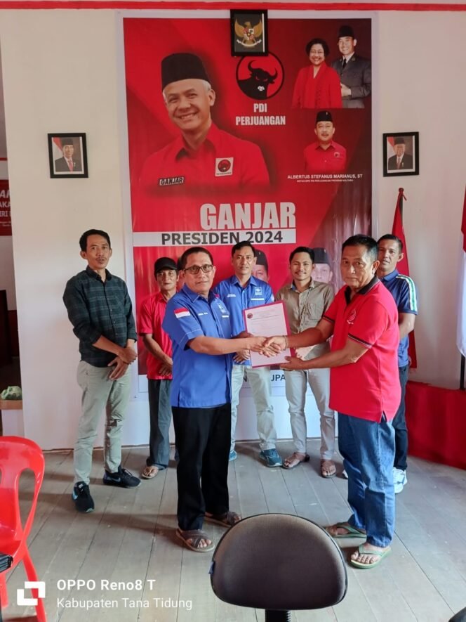 
					Pengurus DPD PAN Tana Tidung dan Kawan IA (Ibrahim Ali) mengambil formulir pendaftaran bakal Calon Bupati dan Wakil Bupati Tana Tidung di Sekretariat Partai Demokrasi Indonesia Perjuangan (PDIP) Kabupaten Tana Tidung Selasa (16/4/24).
