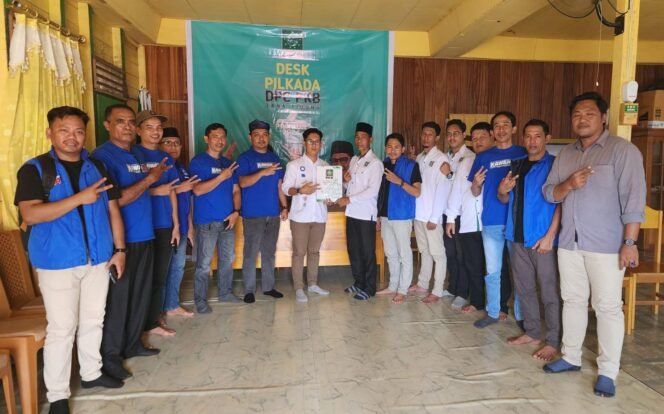 
					MENDAFTAR: Kawan Ibrahim Ali (IA) saat mendaftar ke DPC PKB Tana Tidung.