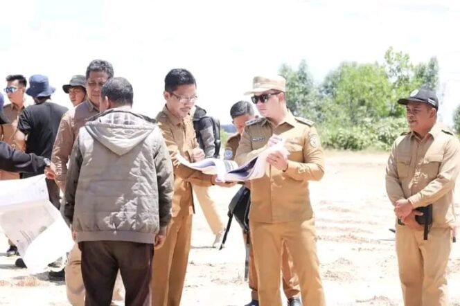 
					Dalam rangka memastikan program pembangunan berjalan dengan baik, Bupati Tana Tidung Ibrahim Ali melaksanakan kegiatan monitoring dan evaluasi pembangunan di wilayah Kecamatan Tana Liaa, Senin (6/5/24).

