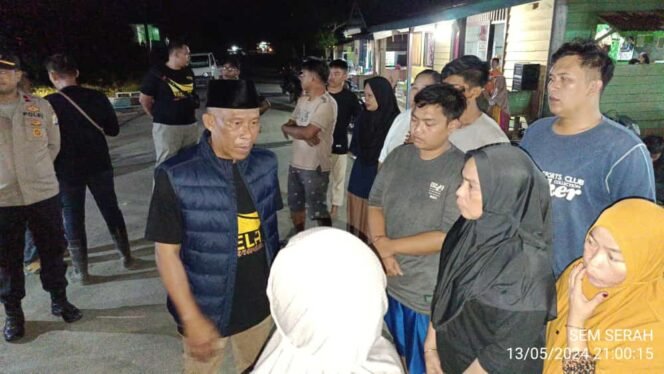 
					Bupati Bulungan Bergegas Menuju Lokasi Kebakaran dan Desa Long Beluah Sekaligus Serahkan Bantuan 


Bupati Bulungan Syarwani bersama pejabat daerah terkait bergegas langsung menuju lokasi terjadinya kebakaran hebat di Desa Long Beluah, Kecamatan Tanjung Palas Barat, Kabupaten Bulungan.