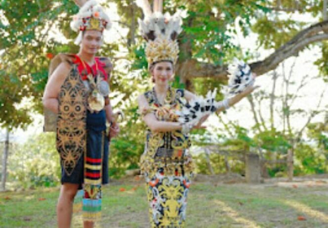 
					Pekiban Dayak Kenyah Warnai Pernikahan Putra Kapolda Kaltara