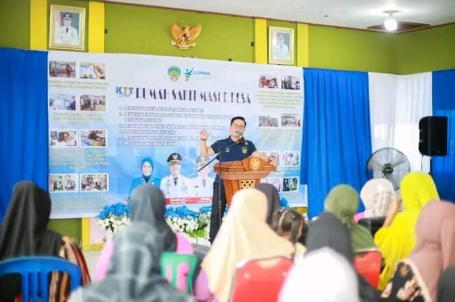 
					Bupati Ibrahim Ali Hadiri Kegiatan Rumah Sakit Masuk Desa