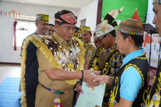 
					FASILITASI : Pemprov Kaltara memfasilitasi penerbitan sertifikat tanah masyarakat di wilayah perbatasan beberapa waktu lalu

