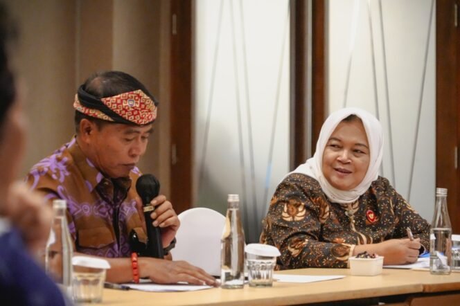 
					WORKSHOP : Gubernur Kaltara, DR (HC) H Zainal A Paliwang, M.Hum mengikuti Workshop Persiapan Penandatanganan MoU antara Kemenko Marves dan Pemprov Kaltara di Hotel Mercure Nusa Dua Bali, Rabu (22/5/24)

