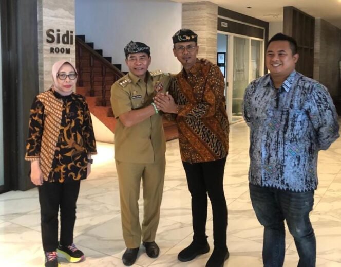 
					PERSIAPAN : Gubernur Kaltara, DR (HC) H Zainal A Paliwang, M.Hum bertemu dengan utusan KPI di Tarakan beberapa waktu lalu. 


