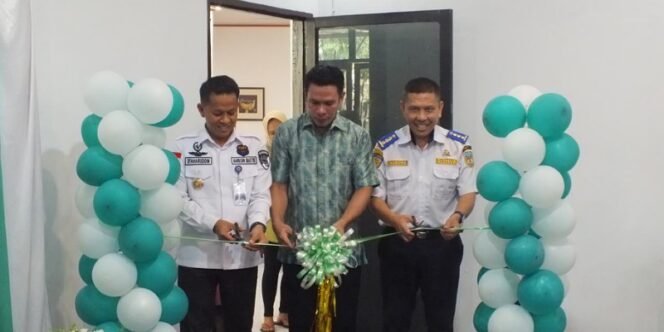 
					Peresmian operasional jasa pengurusan transportasi PT. Bumi Sejahtera Sebatik Transport di Pelabuhan Sungai Nyamuk, Sebatik. Foto: ist