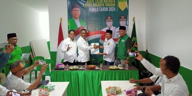 
					Andi Sulaiman Serahkan Berkas Pendaftaran Bacalon Gubernur Kaltara ke Partai PPP. Foto: fokusborneo.com