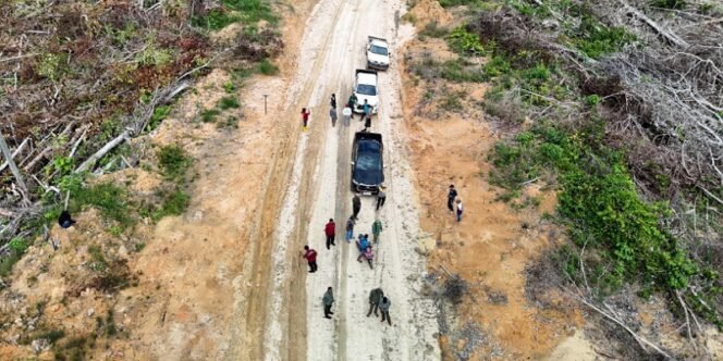 
					PERLINDUNGAN HUTAN : Kegiatan patroli perlindungan hutan yang digelar KPH Tarakan di wilayah Desa Pimping oleh personel Polhut yang bermarkas di Resort Pimping, baru-baru ini. Tekfot :
KPH Tarakan