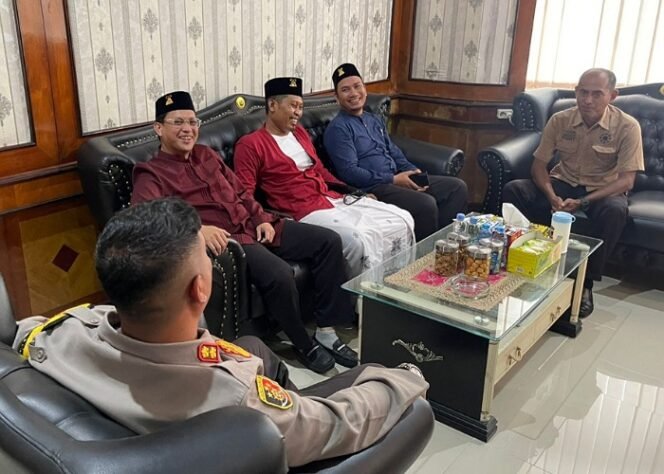 
					Panitia Halal Bi Halal dan Penggalangan Dana Jilid 2 silaturahmi ke Kapolres Tarakan. Foto : 