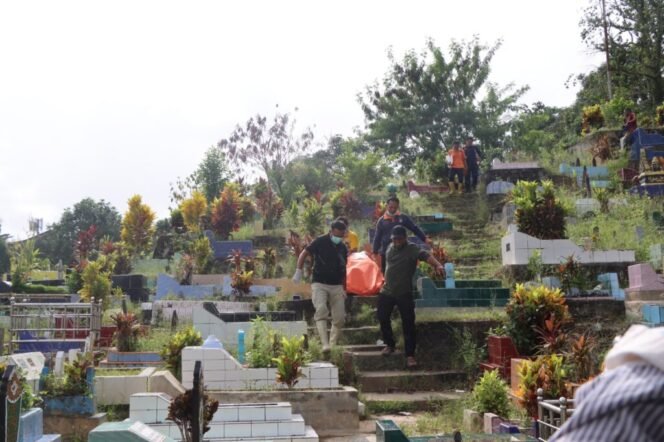 
					Polres Tarakan Bongkar Makam Diduga Korban Penganiayaan