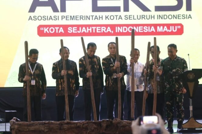 
					Resmi Buka Rakernas Apeksi 2024, Presiden Joko Widodo Puji Kota Balikpapan