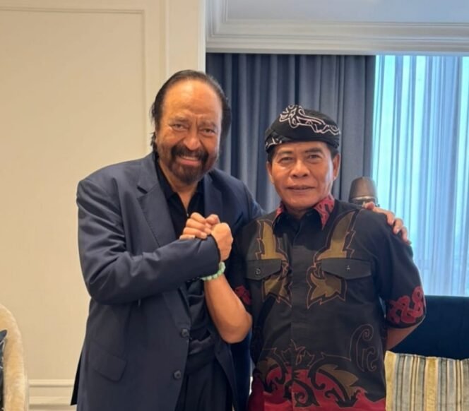 
					Ketum Partai Nasdem Surya Paloh bersama Bacagub Kaltara Zainal Paliwang. Foto : Ist