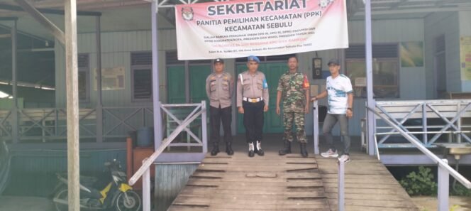 
					Dalam upaya menjaga keamanan dan ketertiban jelang Pilkada 2024, Polri, TNI, dan instansi Kecamatan Sebulu melaksanakan giat patroli dialogis Tiga Pilar. Kamis (13/6).

