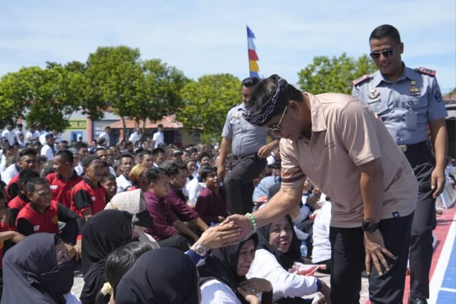 
					Gubernur Kalimantan Utara (Kaltara), DR. (HC) H. Zainal A. Paliwang, M.Hum., mengunjungi Lapas Kelas 2B Nunukan pada Sabtu (15/6/24).