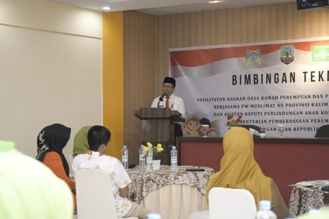 
					PENGUATAN : Kepala Biro Kesra, H. Muhammad Rosyit menghadiri penguatan kapasitas fasilitator daerah, Selasa (25/6/24)

