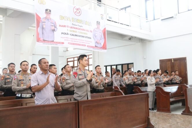 
					Polda Kaltara Laksanakan Binrohtal dan Doa Bersama dalam Rangka HUT  Bhayangkara Ke â€“ 78, Kamis (27/06/24)

