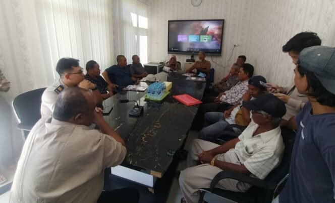 
					Audiensi antara warga Pantai Amal dengan BPN Kota Tarakan. Foto : Ist 