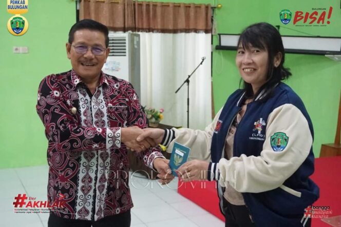 
					Bertempat di Aula KUB Kantor Kementerian Agama pada Sabtu (13/7), Wakil Bupati (Wabup) Bulungan, Ingkong Ala, SE, M.Si melepas peserta wisata religi ke Holyland Yerusalem. 