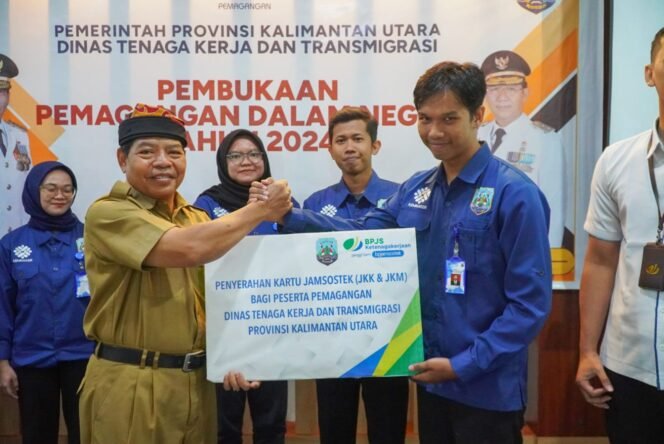 
					PERMAGANGAN : Kepala Disnakertrans Kaltara, Haerumuddin membuka secara resmi program permagangan dalam negeri 2024 di Hotel Diamond Tarakan, Senin (1/7).

