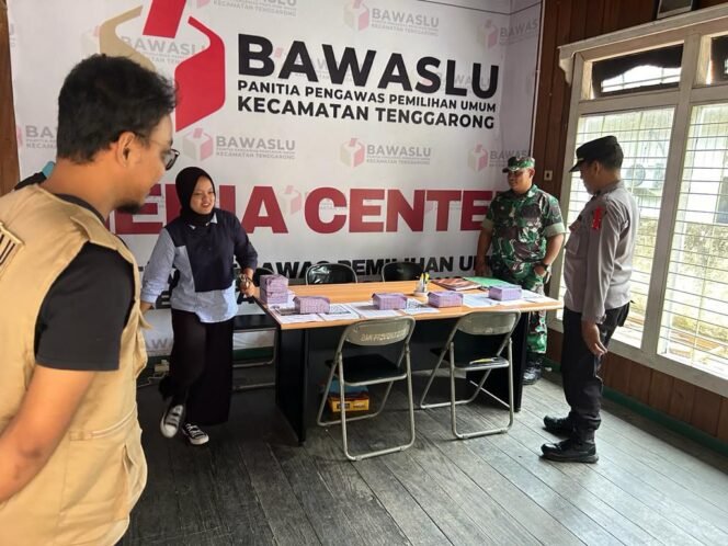 
					Dalam rangka menjaga keamanan menjelang Pilkada Serentak tahun 2024, Polsek Tenggarong melaksanakan Patroli Dialogis 3 Pilar pd hari selasa, 2 Juli 2024 dimulai pukul 11.00 WITA dgn melibatkan TNI dan Instansi Kecamatan Tenggarong.
