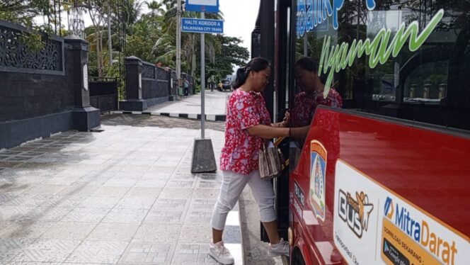 
					Bus Balikpapan City Trans saat ini sudah mulai dioperasikan Tak Miliki Jalur Khusus, Hanya Tempat Pemberhentian Harus Steril