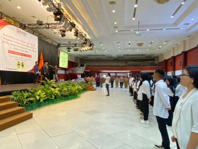 
					Bawaslu Tarakan lantik 194 Pengawas TPS untuk awasi PSU di Tarakan Tengah. Foto : Ist 