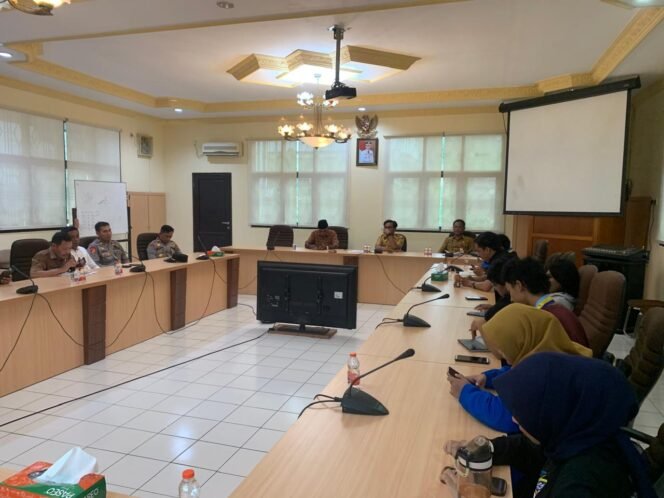 
					PMII gelar aksi di DPRD Kota Tarakan pertanyakan soal Elpiji 3 Kg. Foto : Ist 