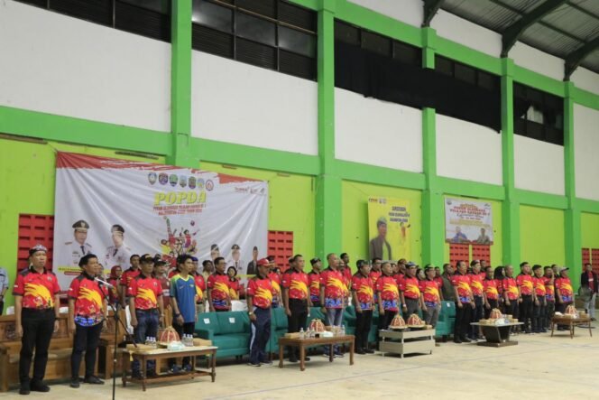 
					RESMI DIGELAR : Gubernur Kaltara, DR (HC) H Zainal A Paliwang, M.Hum membuka pelaksanaan Popda ke-1 Kaltara di Tarakan, Rabu (24/7) malam. 

