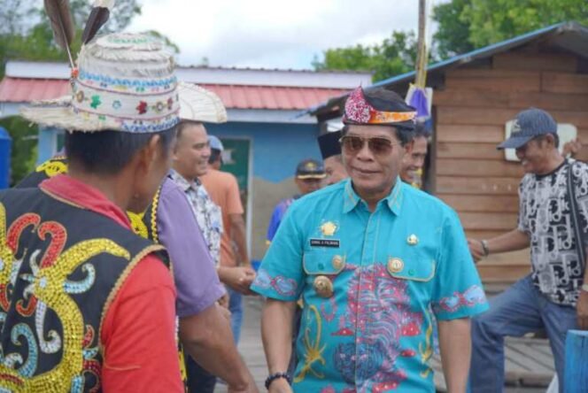 
					Gubernur mendorong pelaku UMKM dengan produk lokalnya seperti batik, singal dan produksi kerajinan lainnya untuk terus maju sehingga perekonomian Kaltara bergerak.